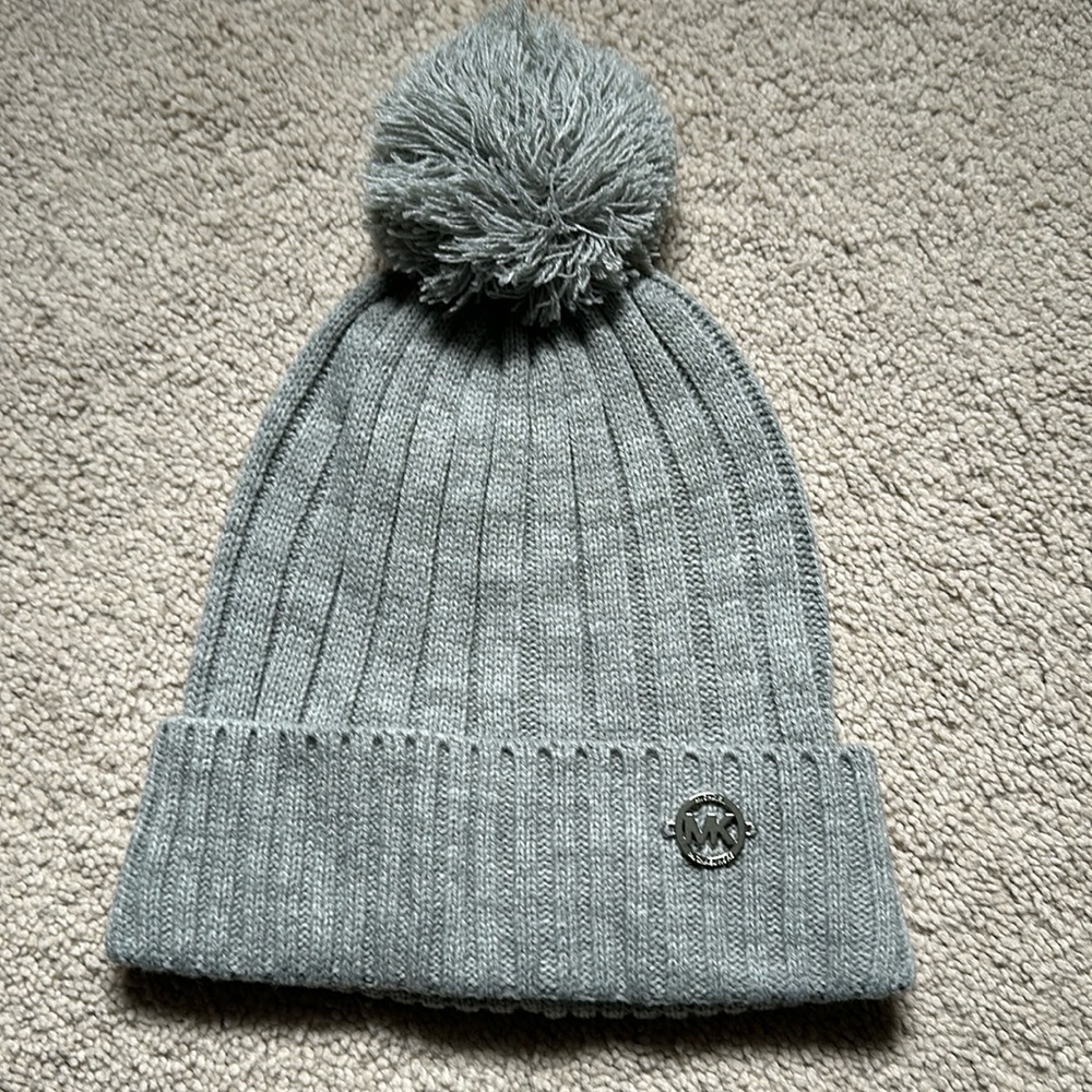 NWOT Michael Kors Pom Pom Beanie